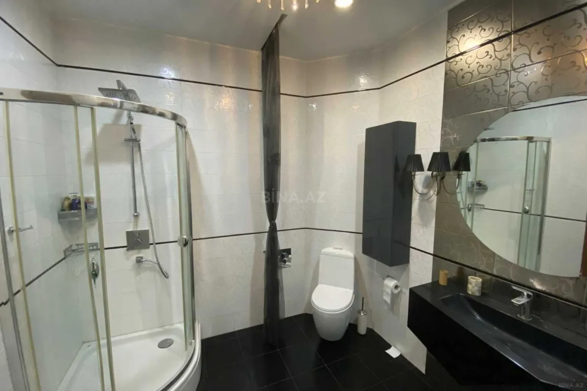 Satılır 6 otaqlı mənzil 290 m²