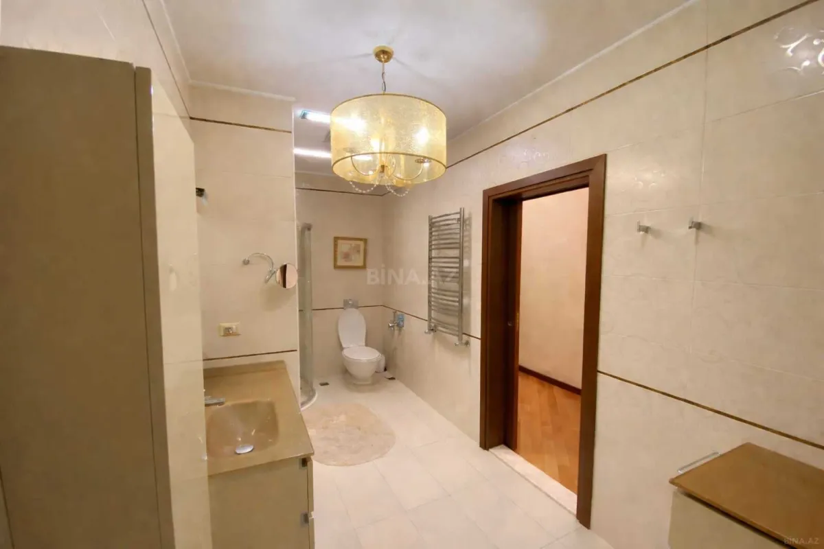 Satılır 6 otaqlı mənzil 290 m²