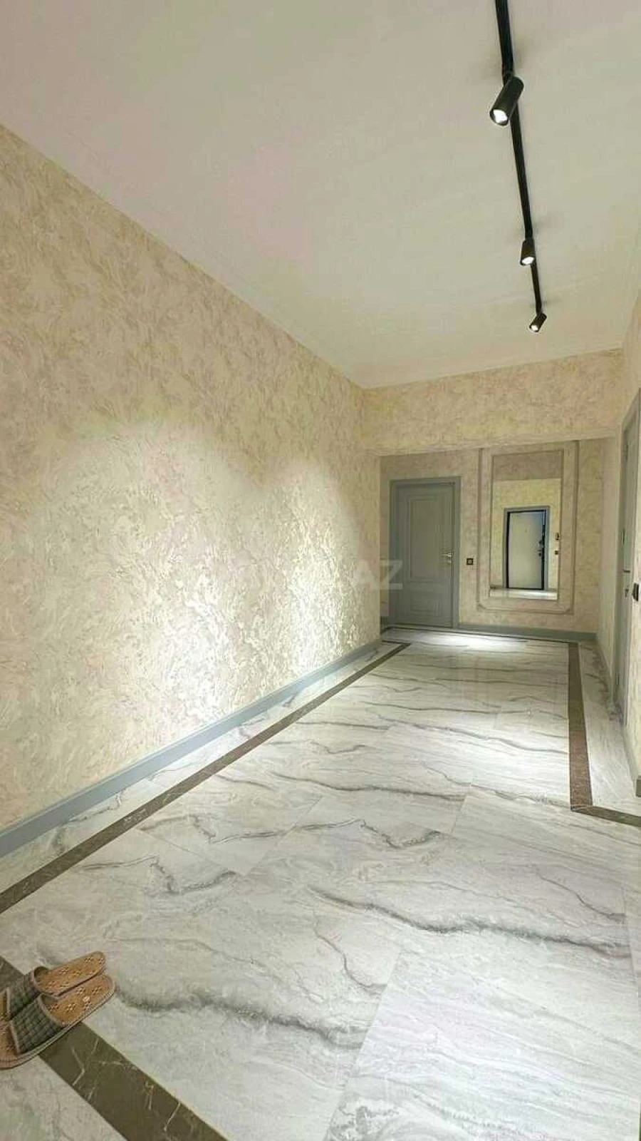 Satılır 2 otaqlı mənzil 79.5 m²