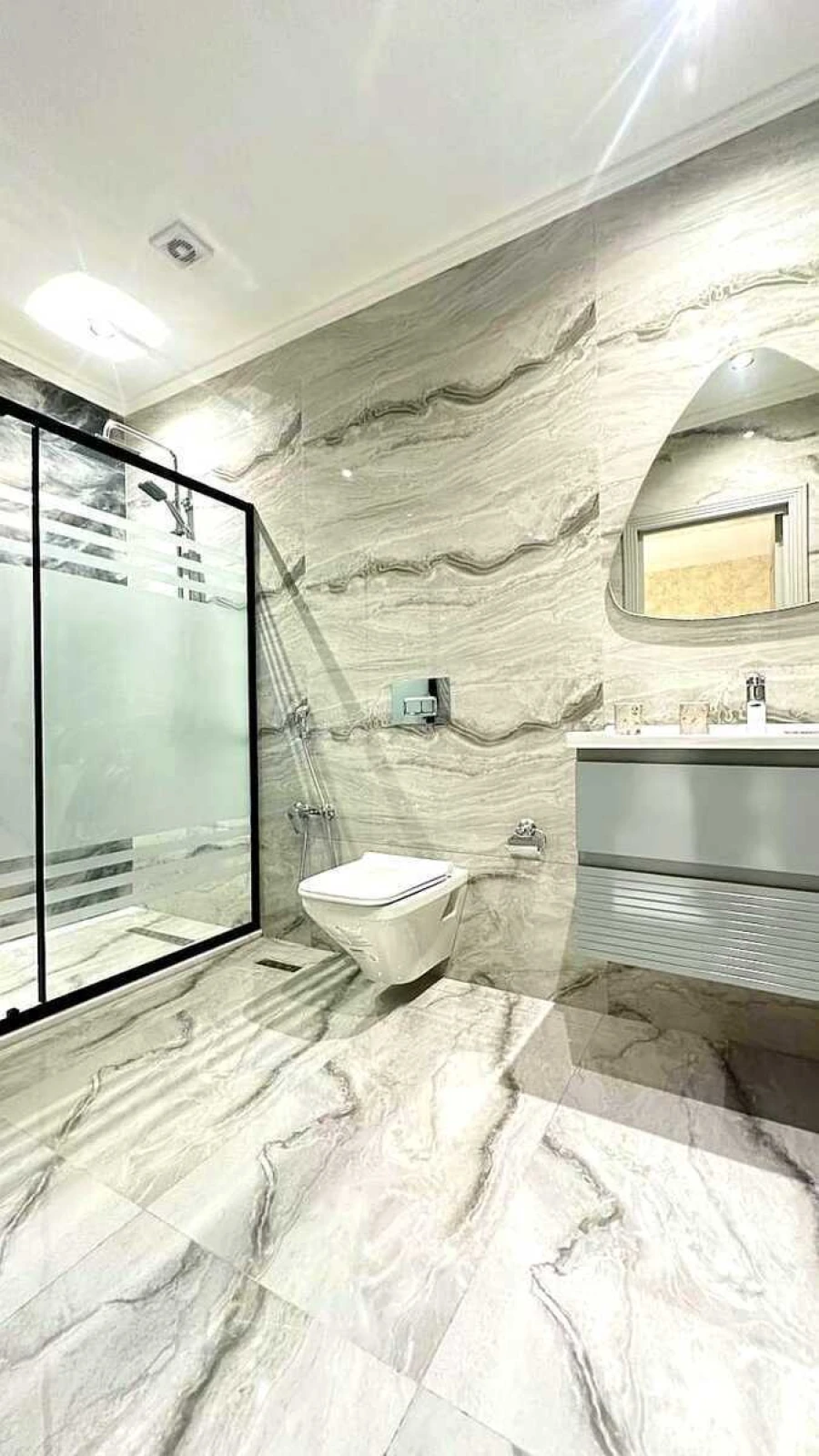 Satılır 2 otaqlı mənzil 79.5 m²