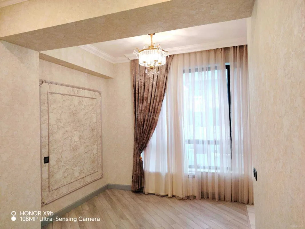 Satılır 2 otaqlı mənzil 79.5 m²