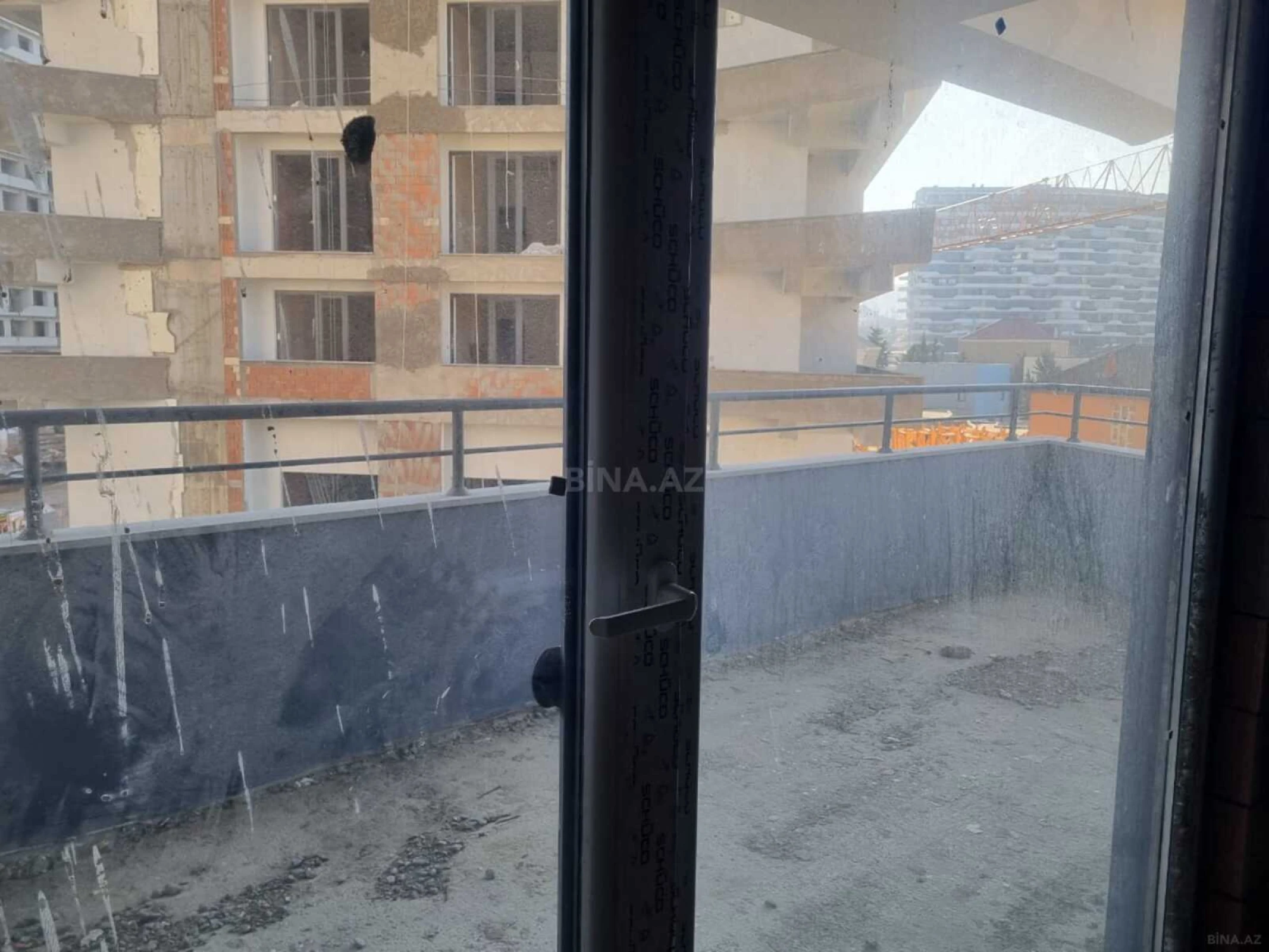 Satılır 3 otaqlı mənzil 146.6 m²
