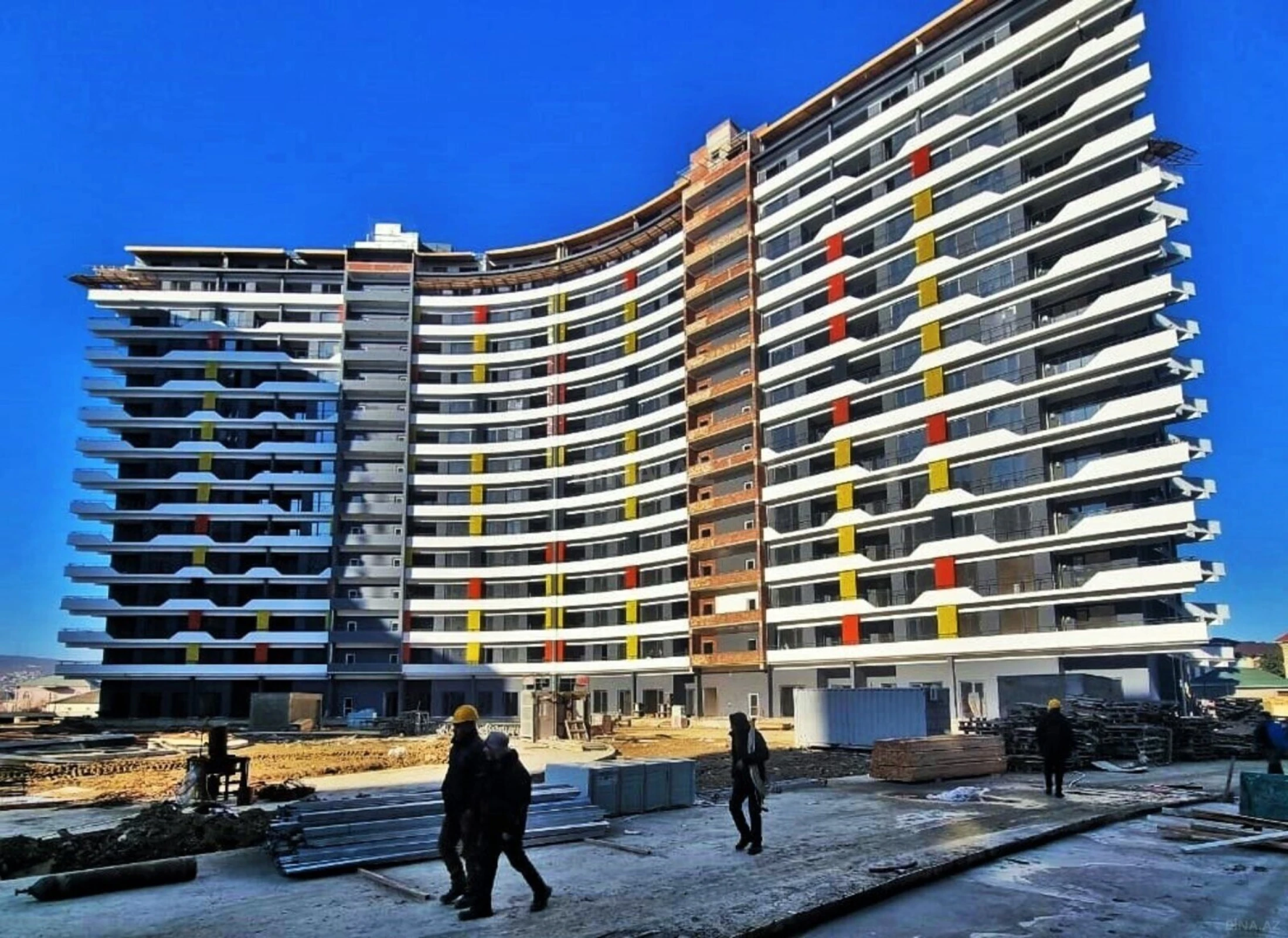 Satılır 3 otaqlı mənzil 146.6 m²