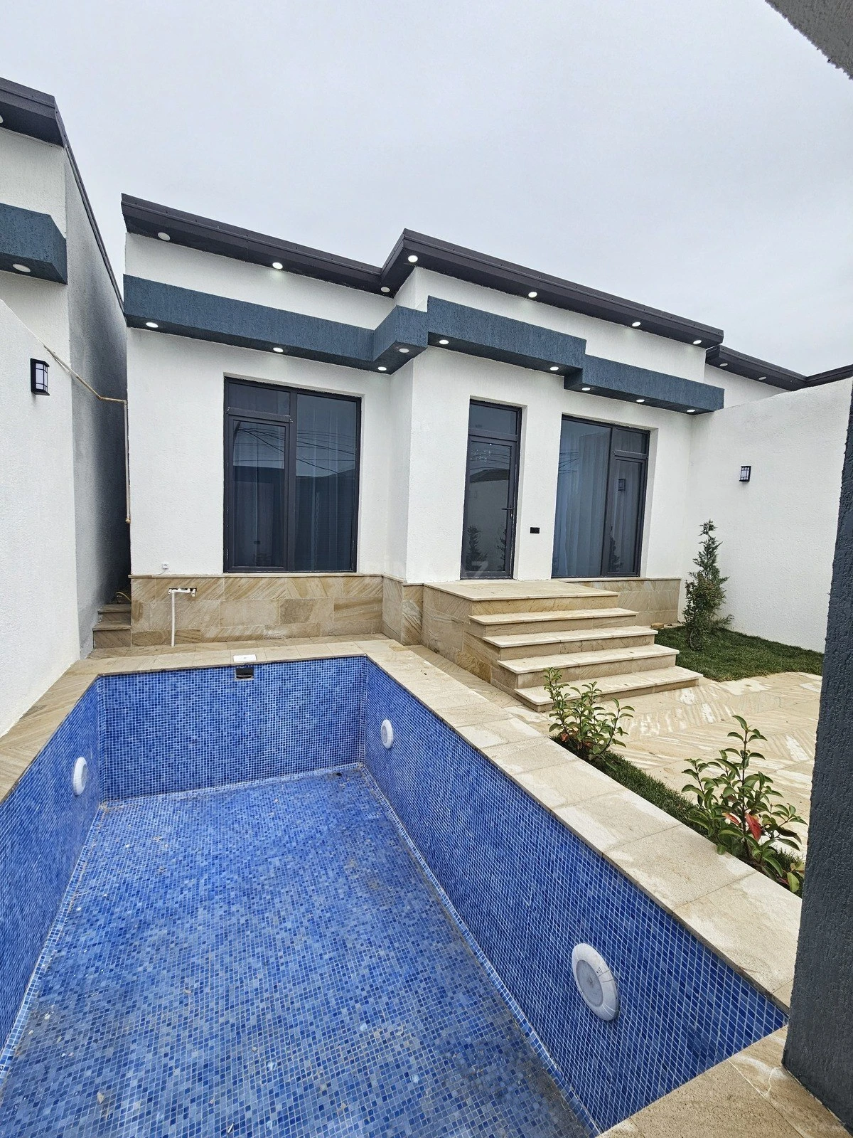 Satılır 4 otaqlı həyət evi 120 m²