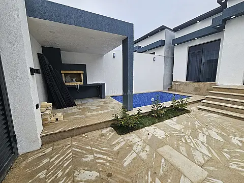 Satılır 4 otaqlı həyət evi 120 m²