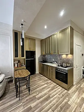 Kirayə verilir 2 otaqlı mənzil 80 m²
