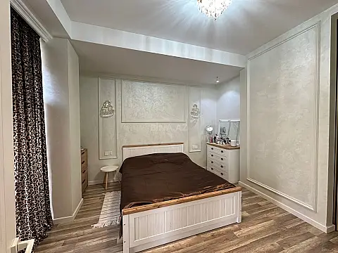 Kirayə verilir 2 otaqlı mənzil 80 m²