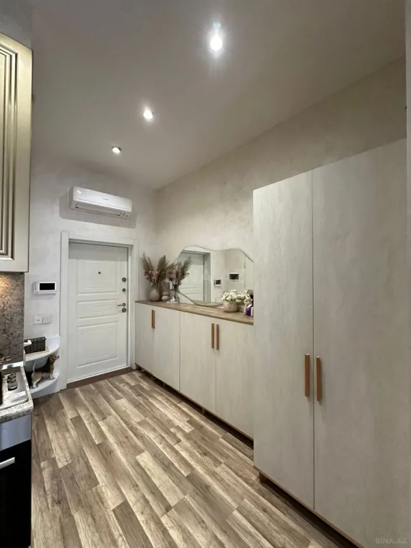 Kirayə verilir 2 otaqlı mənzil 80 m²