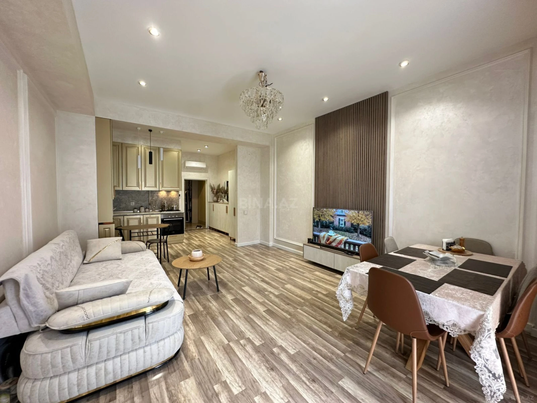 Kirayə verilir 2 otaqlı mənzil 80 m²