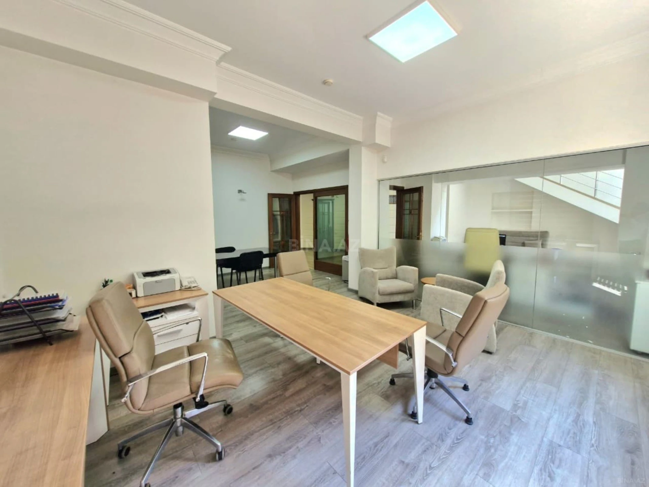 Kirayə verilir 6 otaqlı ofis 350 m²