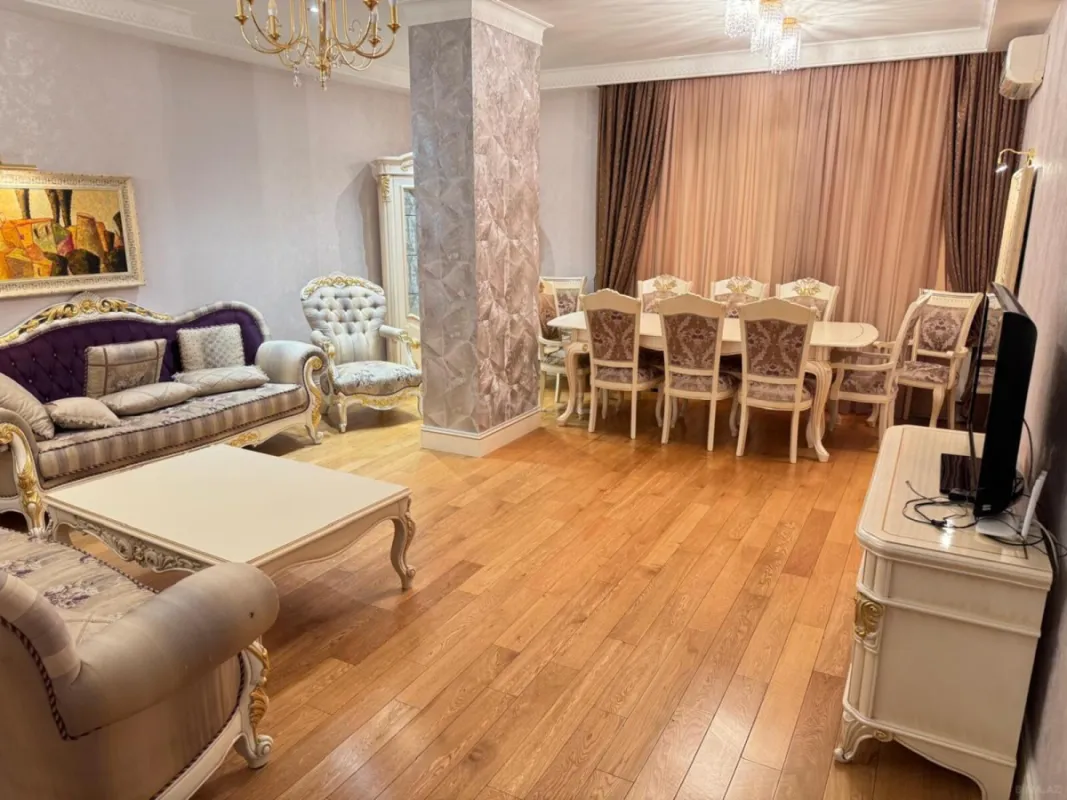 Satılır 4 otaqlı mənzil 186 m²