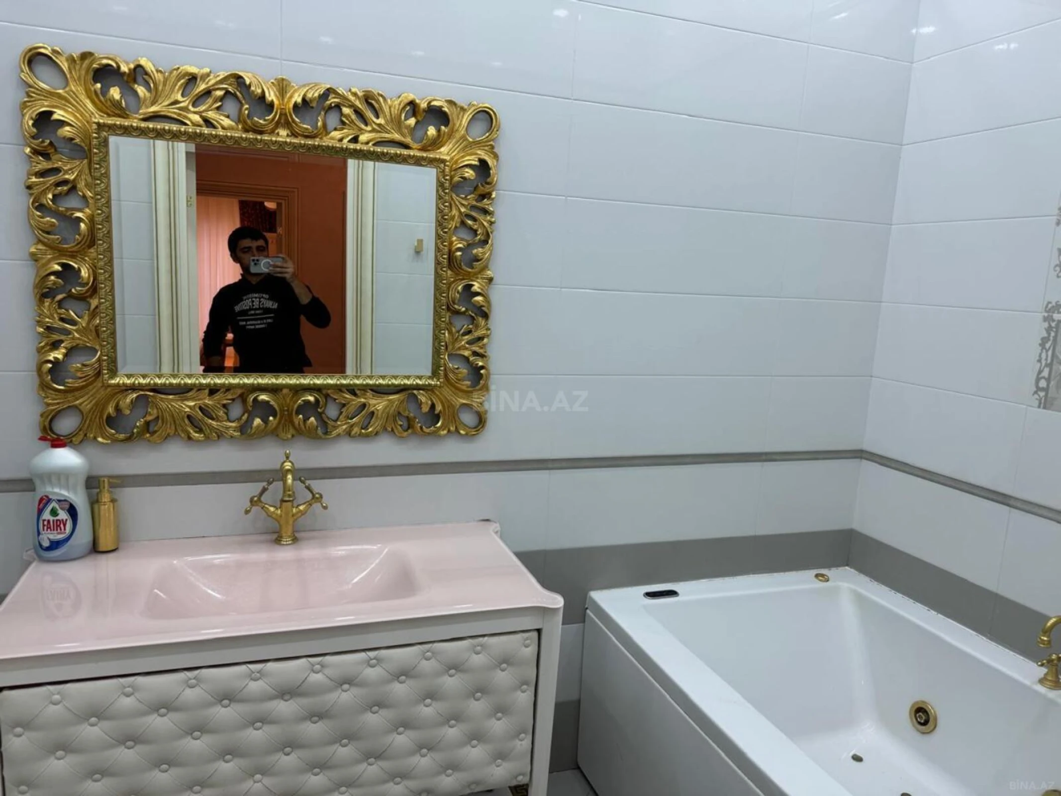 Satılır 4 otaqlı mənzil 186 m²