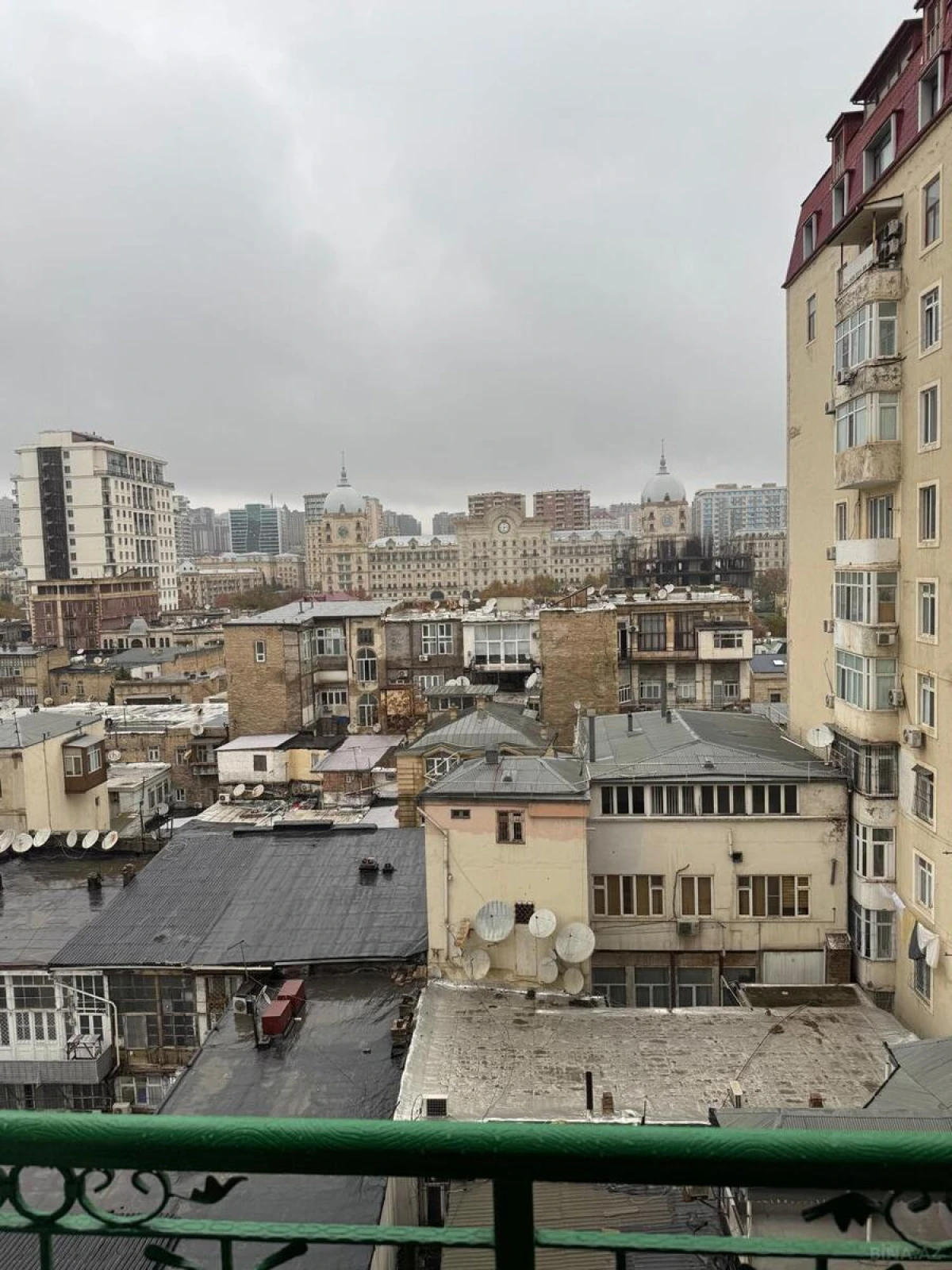 Satılır 4 otaqlı mənzil 186 m²