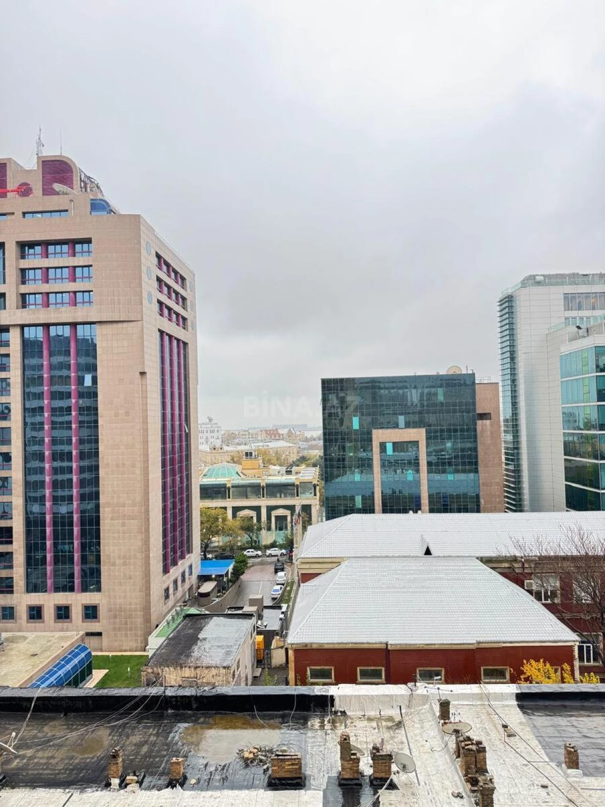 Satılır 4 otaqlı mənzil 186 m²