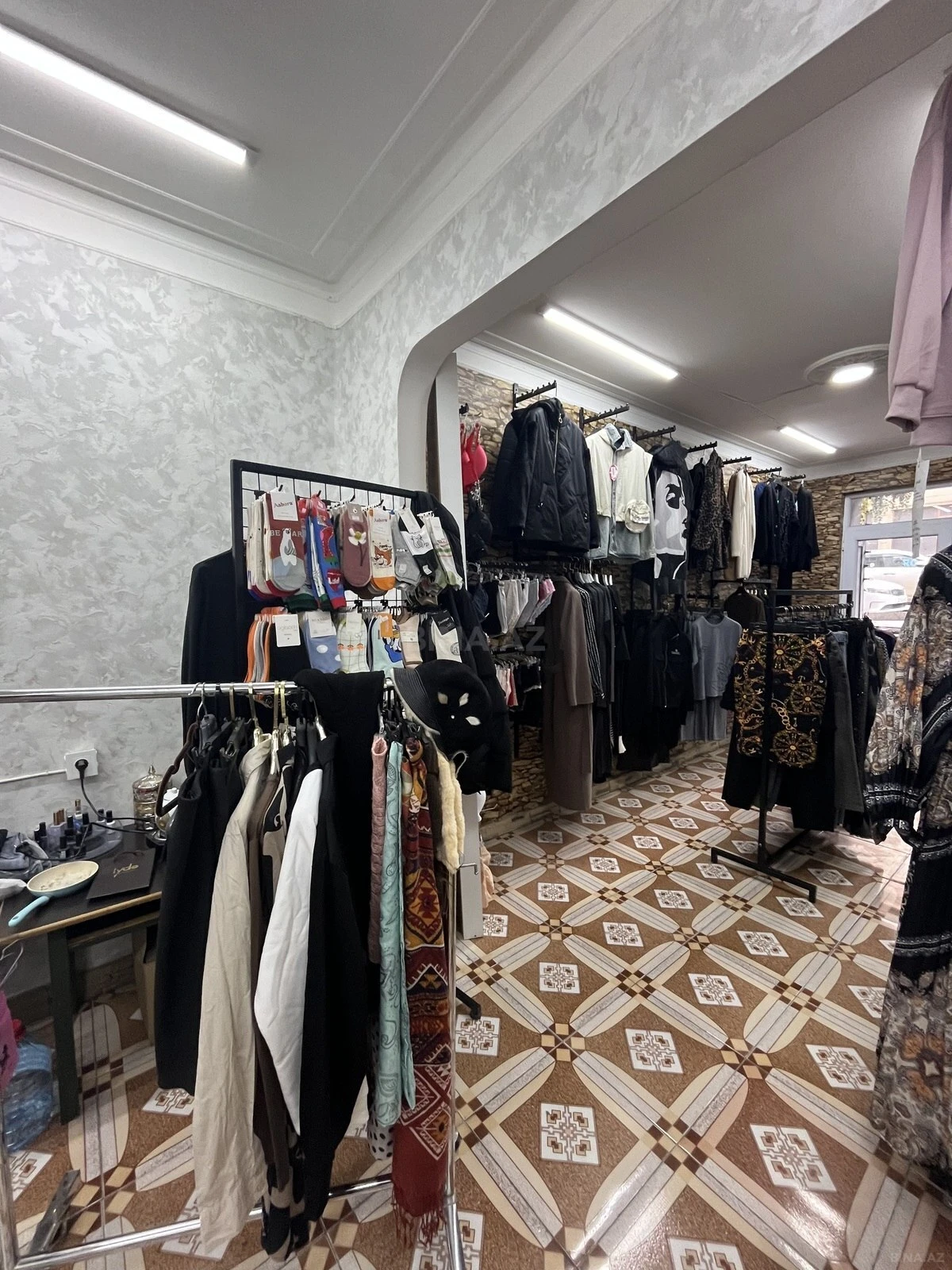 Satılır obyekt 44 m²