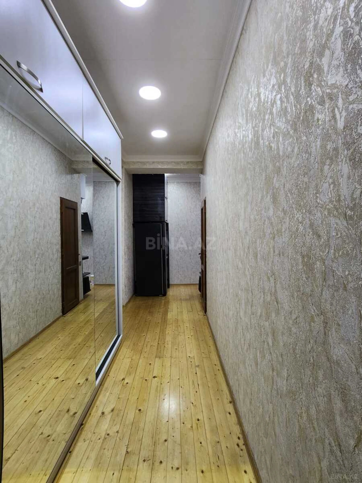 Satılır 2 otaqlı mənzil 75 m²