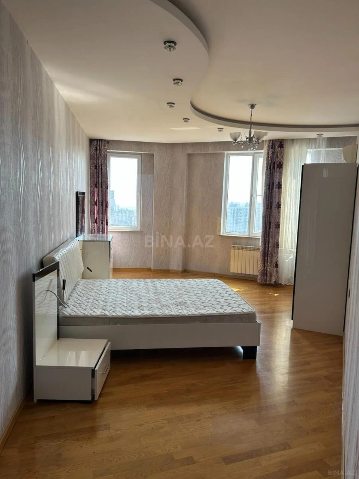 Satılır 3 otaqlı mənzil 91 m²