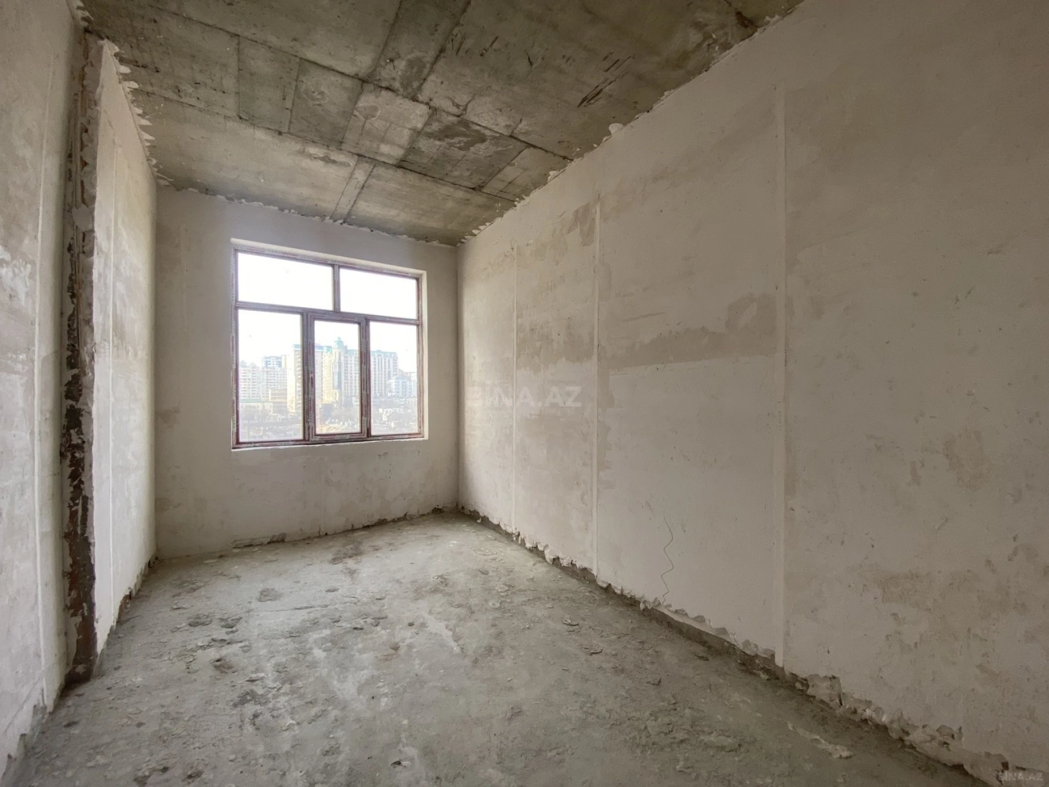 Satılır 3 otaqlı mənzil 121.5 m²