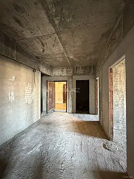 Satılır 3 otaqlı mənzil 121.5 m²