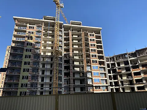 Satılır 3 otaqlı mənzil 121.5 m²