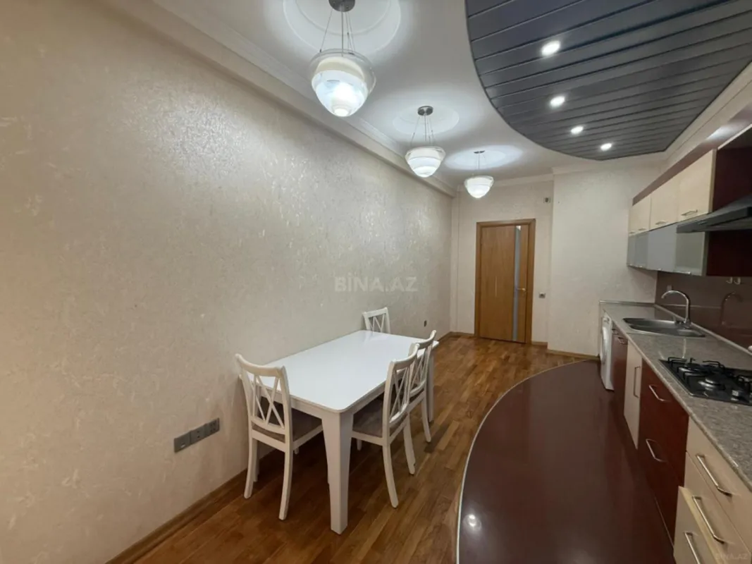 Kirayə verilir 3 otaqlı mənzil 130 m²
