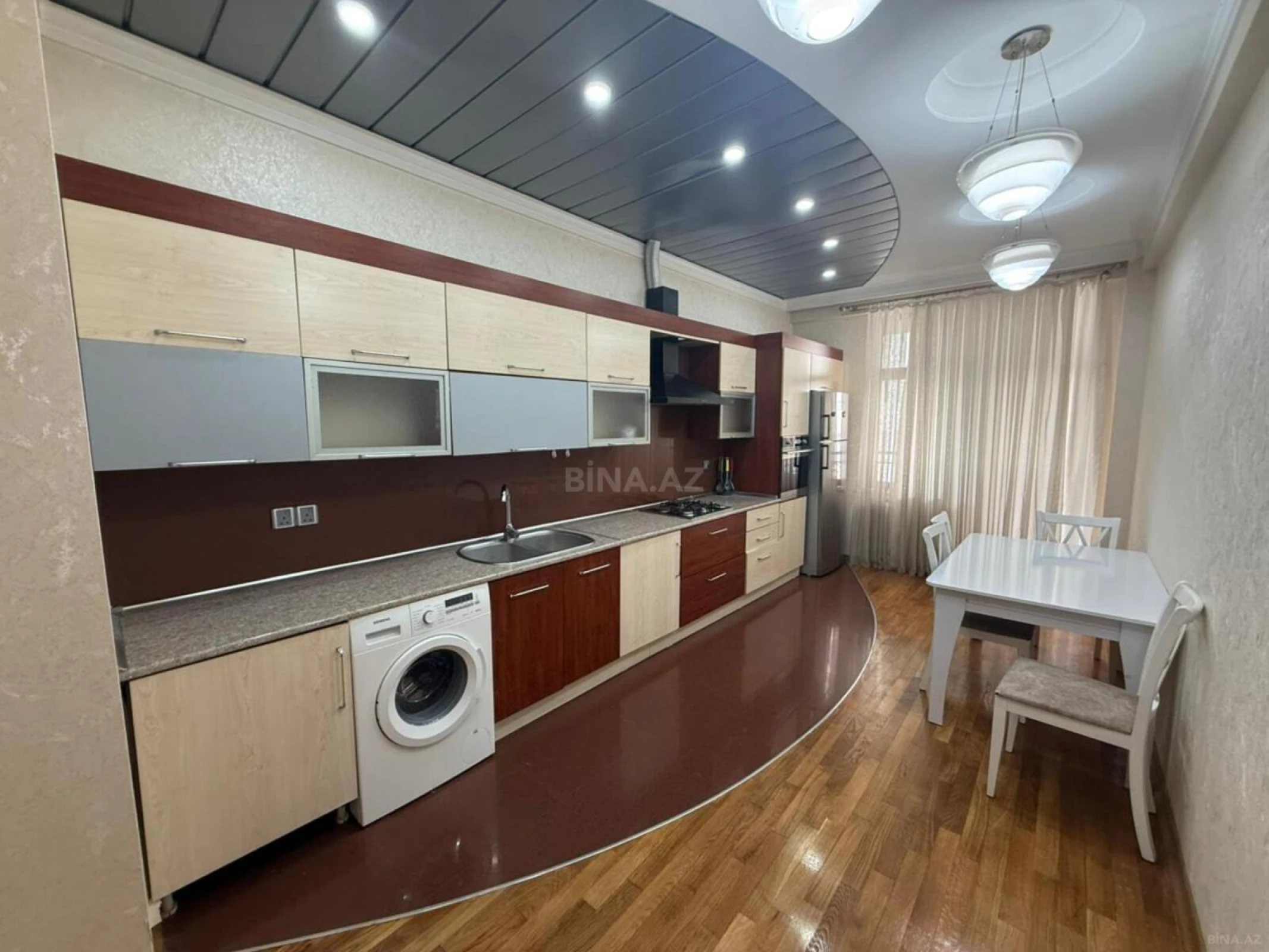 Kirayə verilir 3 otaqlı mənzil 130 m²