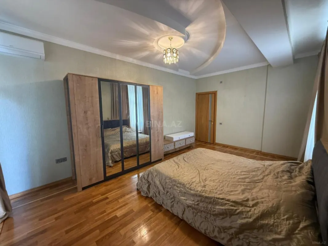 Kirayə verilir 3 otaqlı mənzil 130 m²
