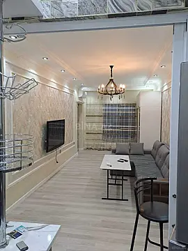 Kirayə verilir 2 otaqlı mənzil 65 m²