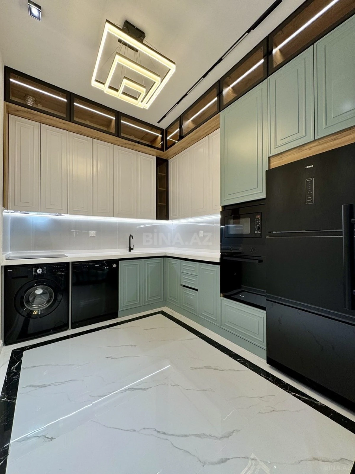 Satılır 3 otaqlı mənzil 98 m²