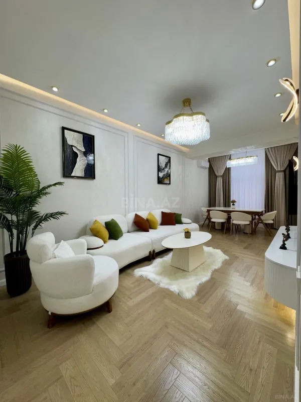 Satılır 3 otaqlı mənzil 98 m²