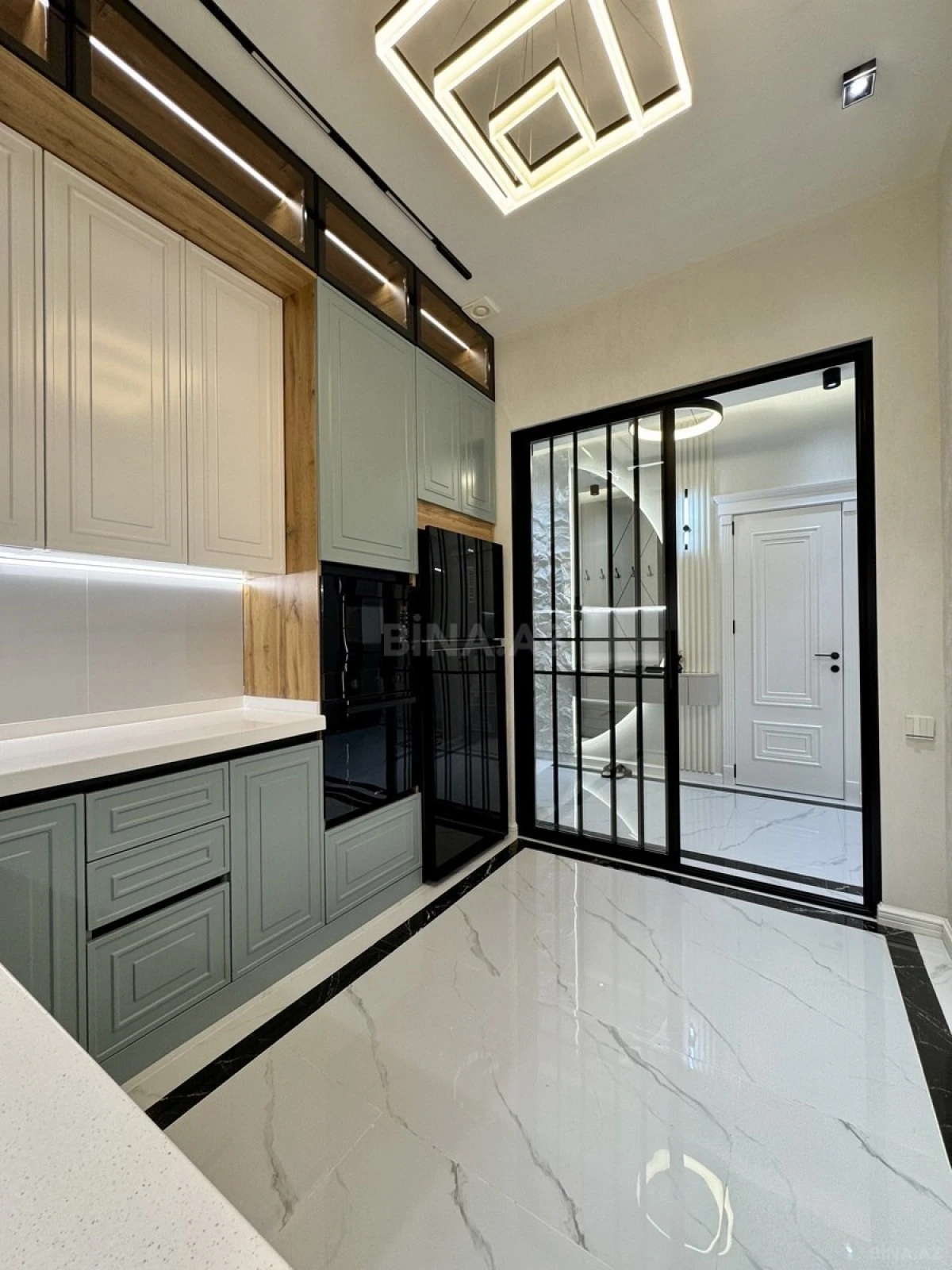 Satılır 3 otaqlı mənzil 98 m²