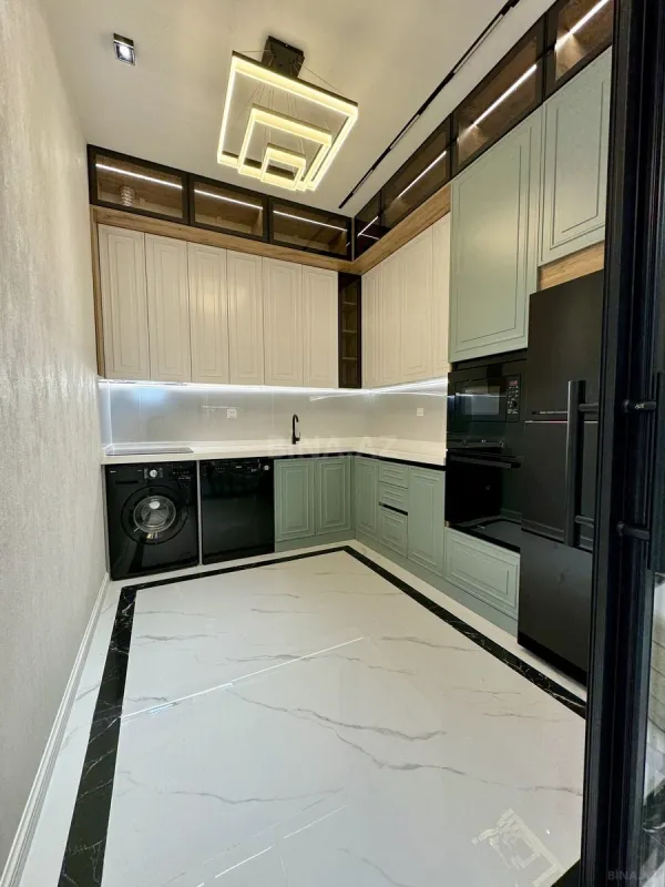 Satılır 3 otaqlı mənzil 98 m²