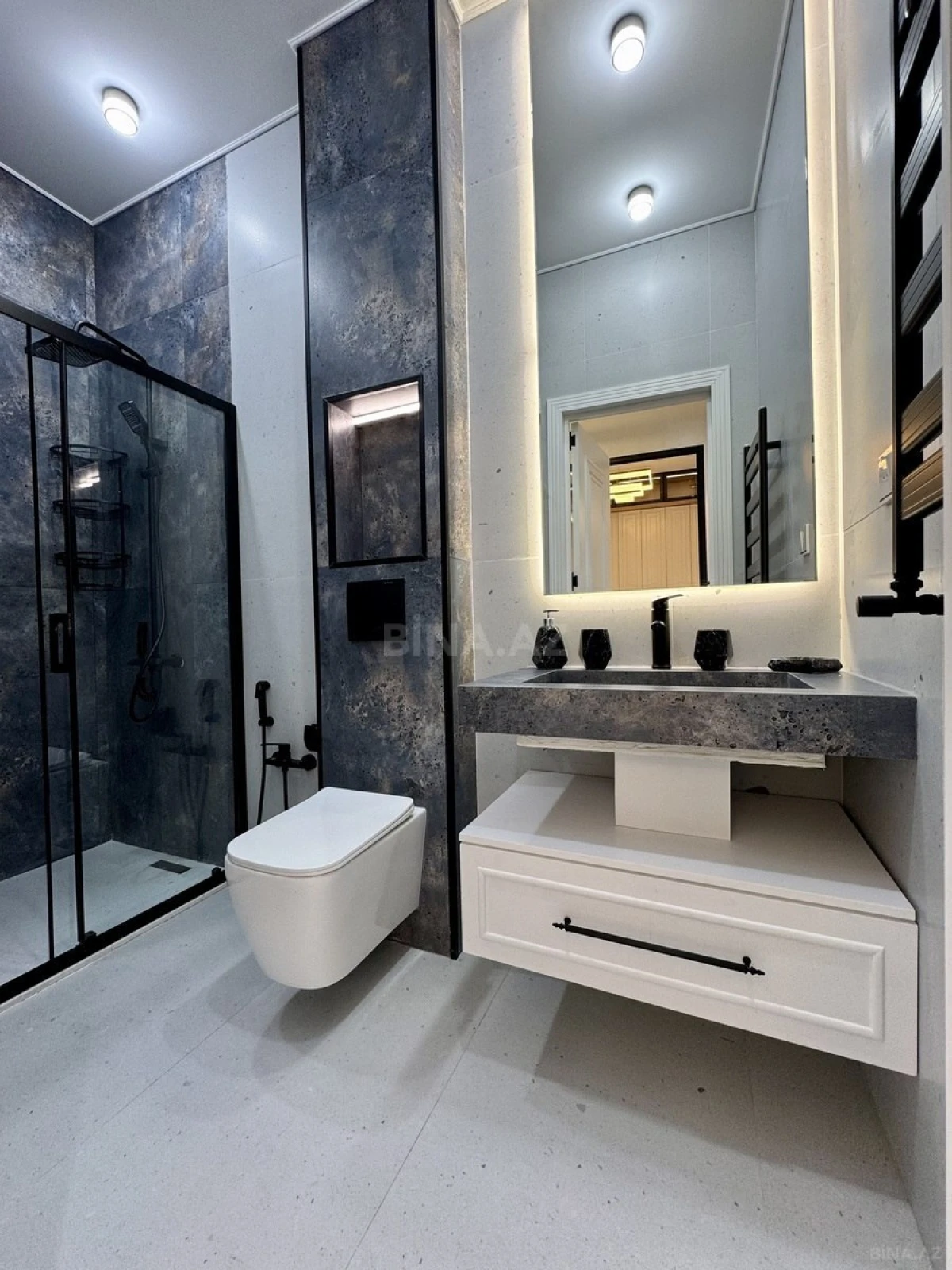 Satılır 3 otaqlı mənzil 98 m²