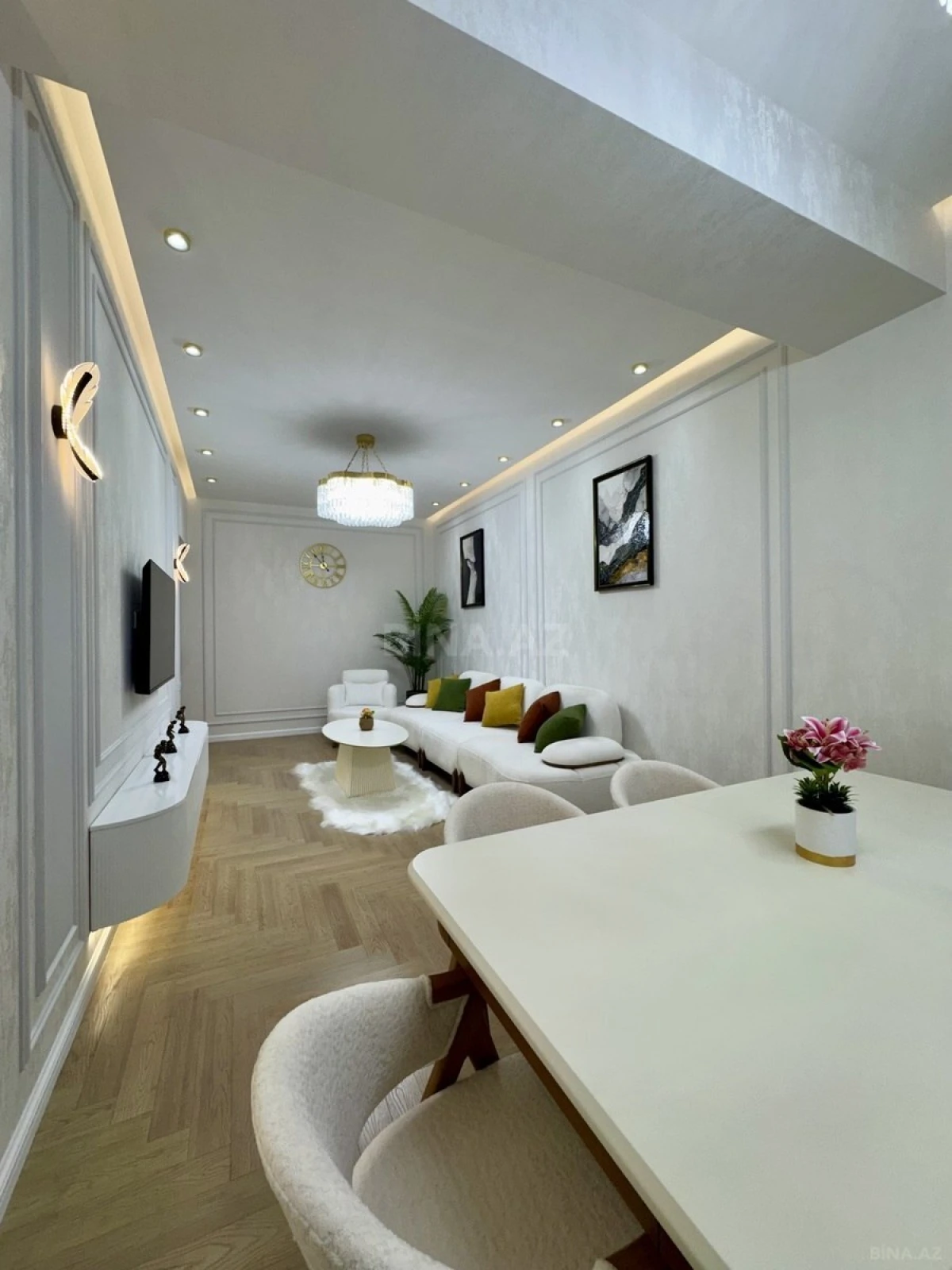 Satılır 3 otaqlı mənzil 98 m²