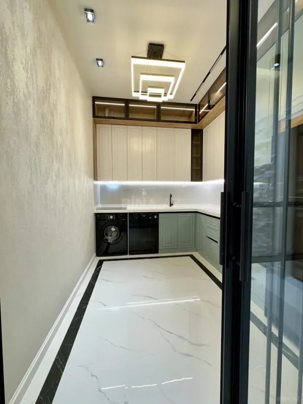 Satılır 3 otaqlı mənzil 98 m²