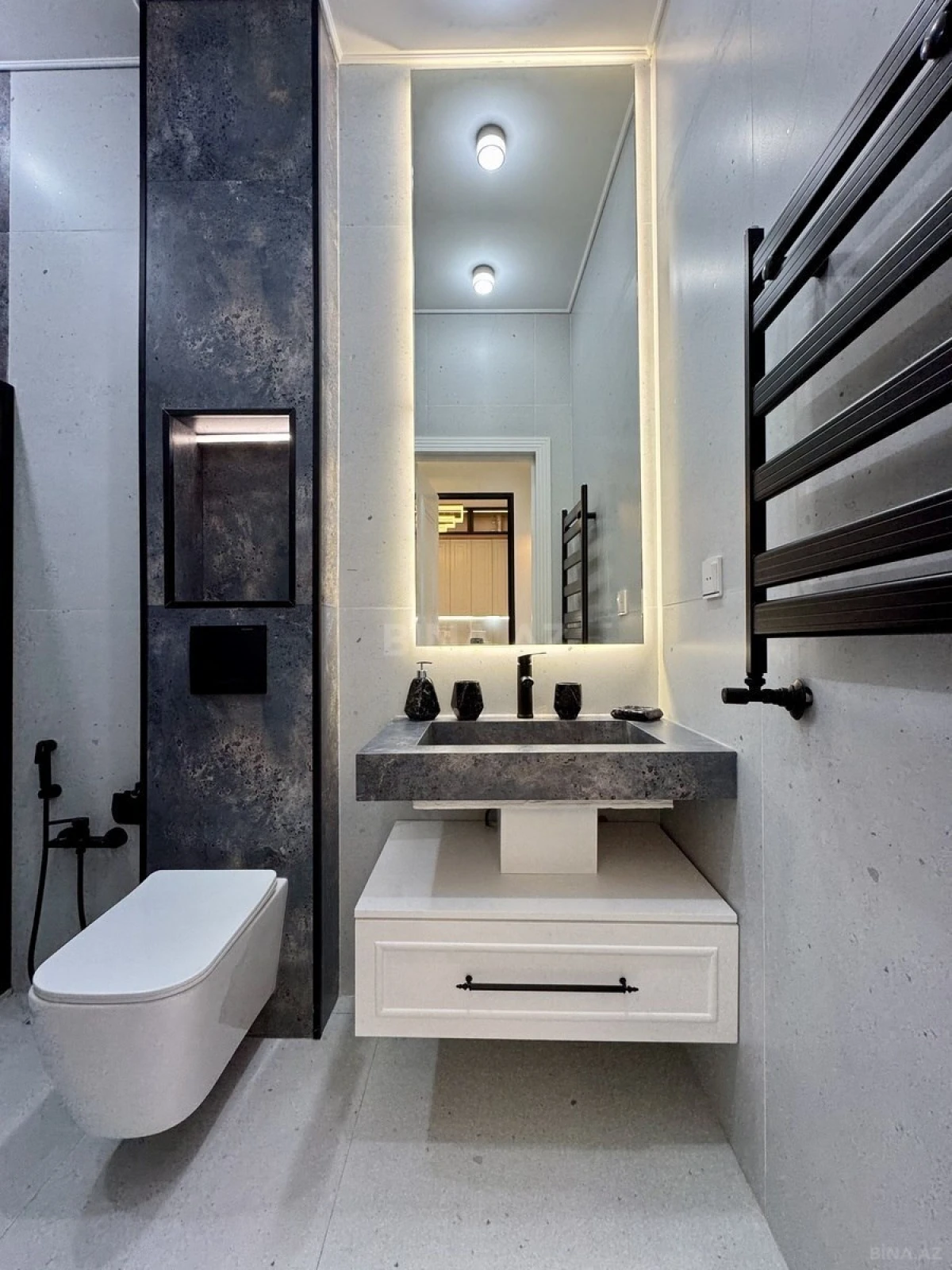 Satılır 3 otaqlı mənzil 98 m²