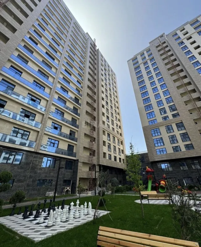 Satılır 3 otaqlı mənzil 98 m²