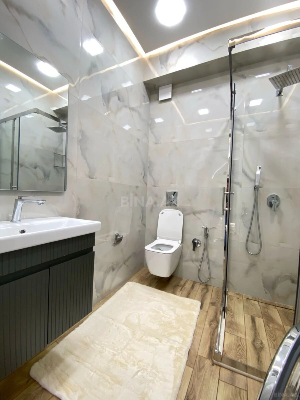 Kirayə verilir 2 otaqlı mənzil 60 m²