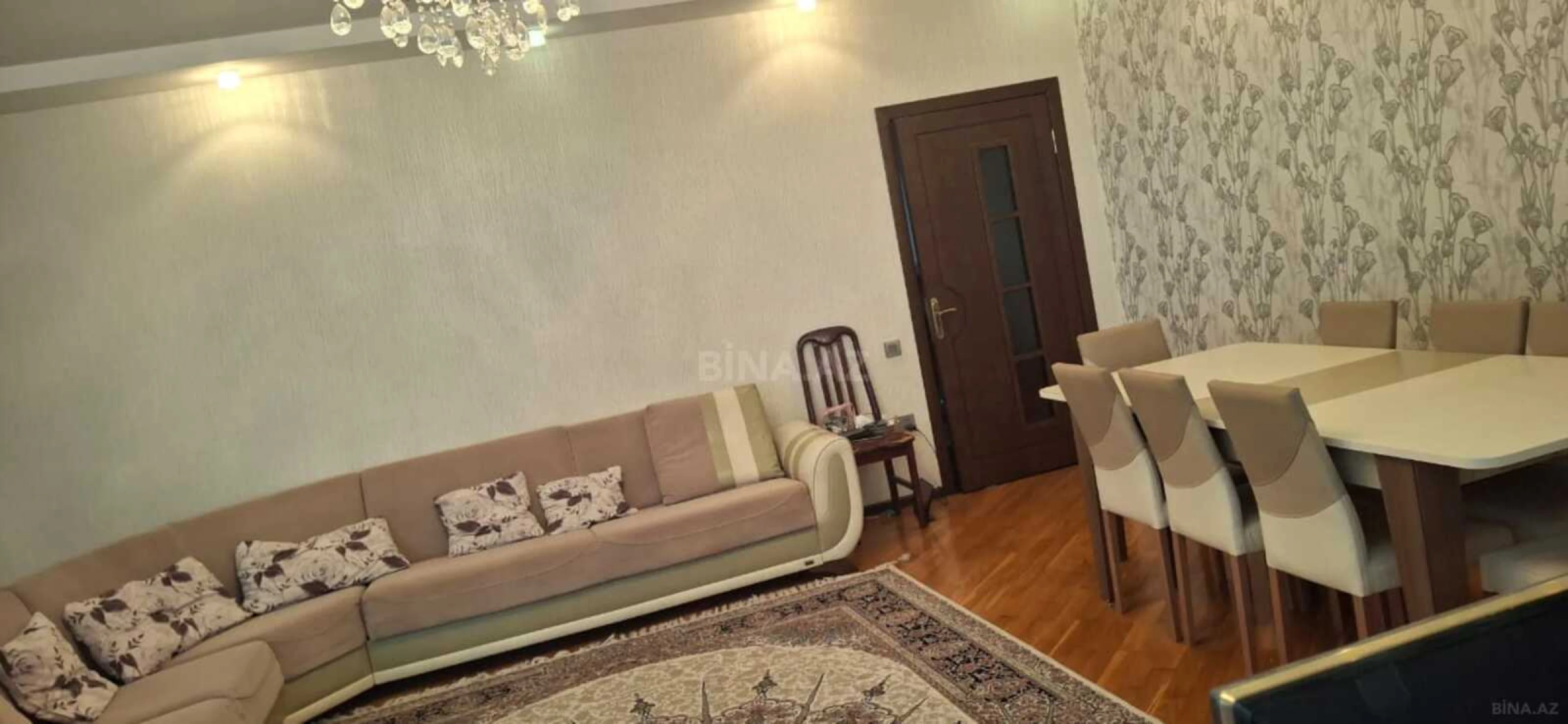 Satılır 2 otaqlı mənzil 105 m²