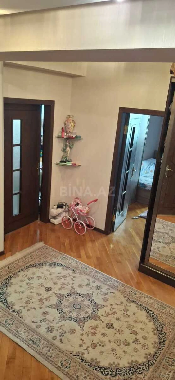 Satılır 2 otaqlı mənzil 105 m²