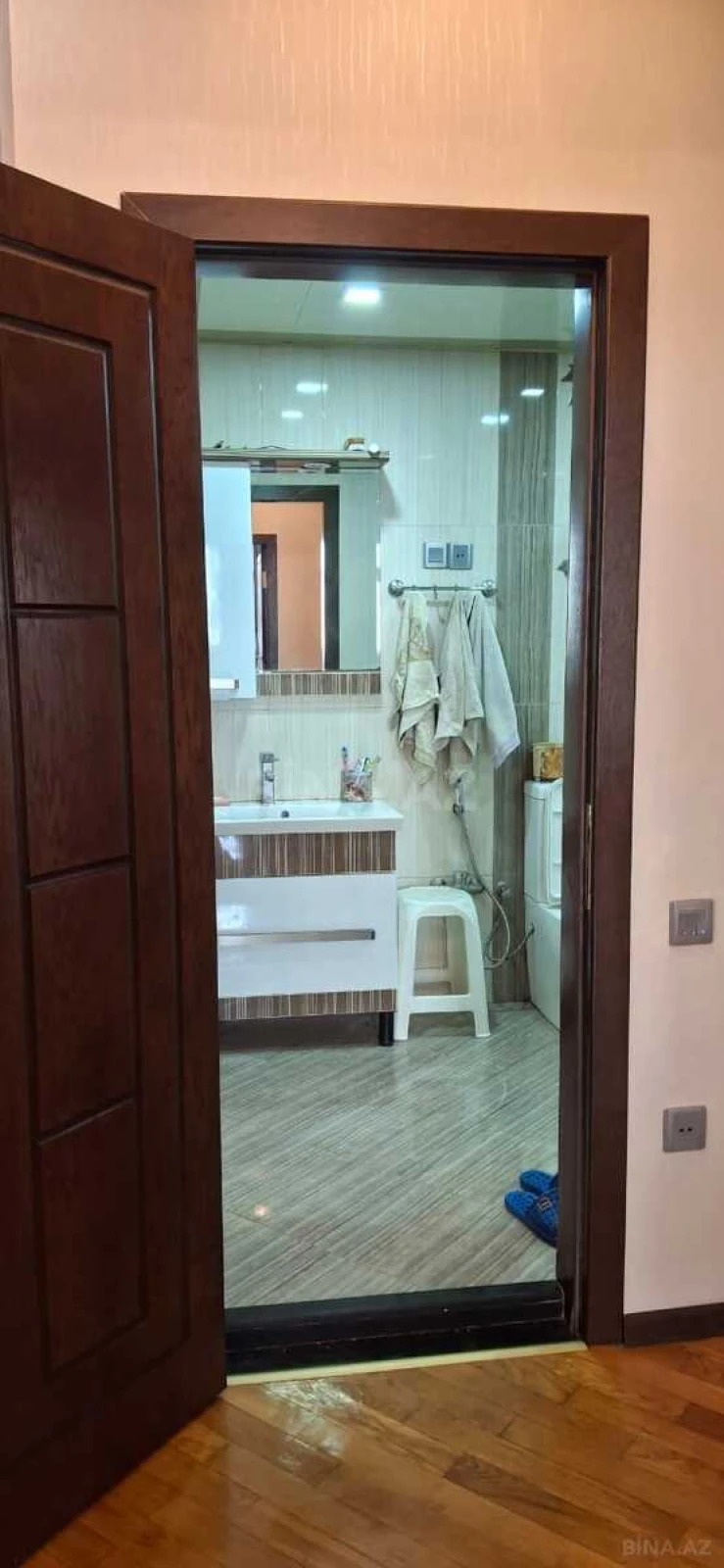 Satılır 2 otaqlı mənzil 105 m²