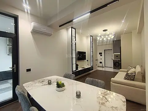 Satılır 2 otaqlı mənzil 60 m²