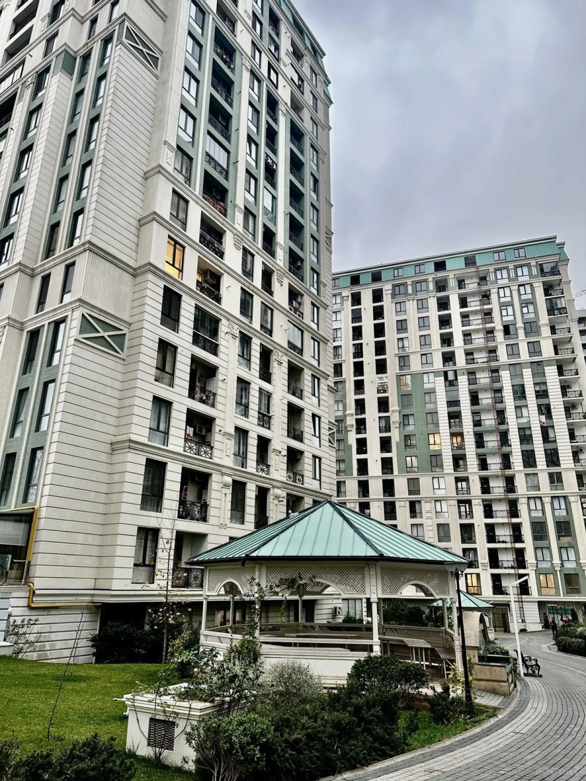 Satılır 2 otaqlı mənzil 60 m²