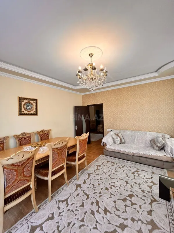 Satılır 4 otaqlı mənzil 130 m²