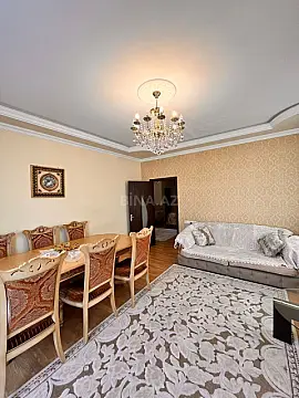 Satılır 4 otaqlı mənzil 130 m²