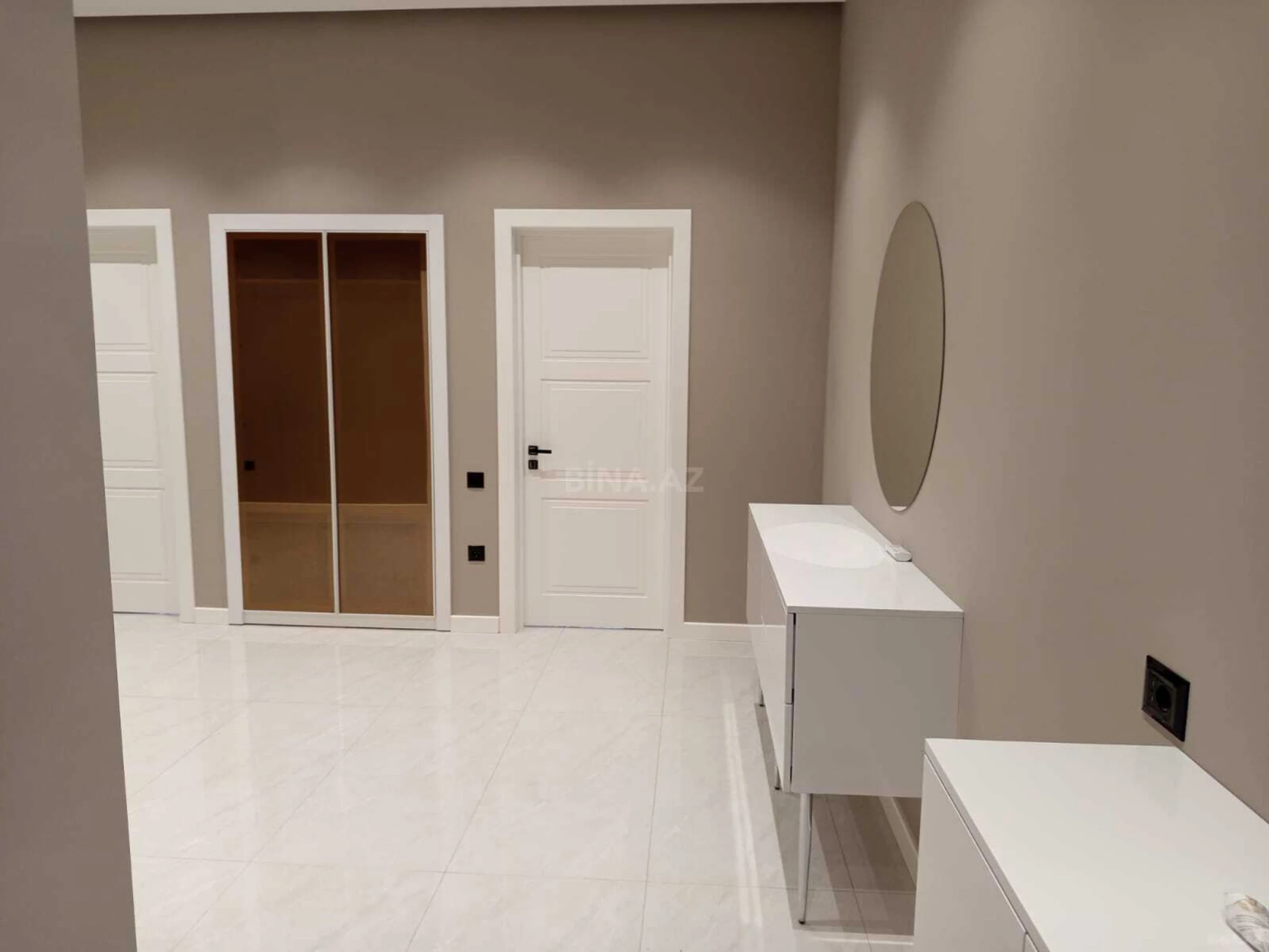 Kirayə verilir 3 otaqlı mənzil 160 m²