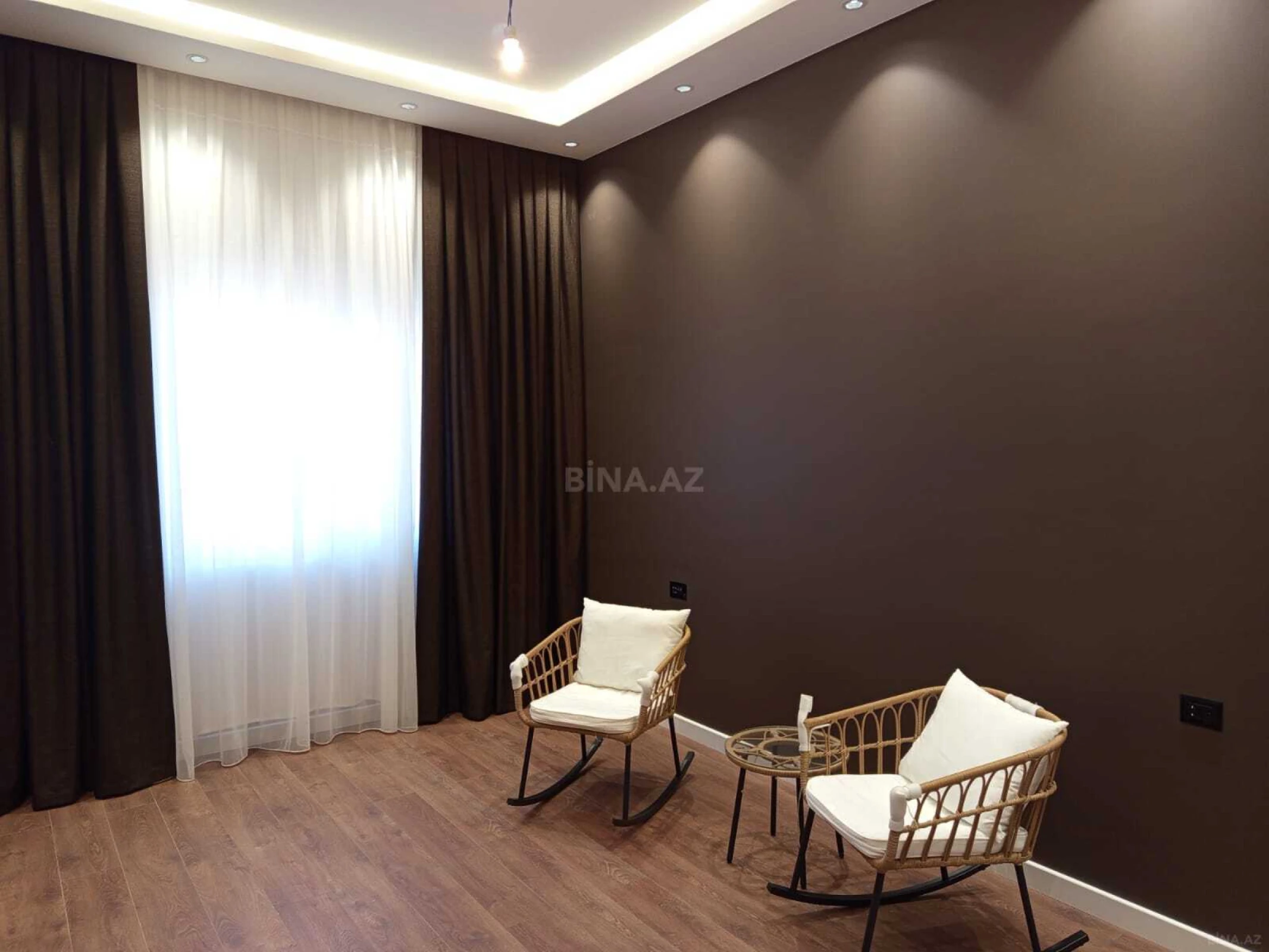 Kirayə verilir 3 otaqlı mənzil 160 m²