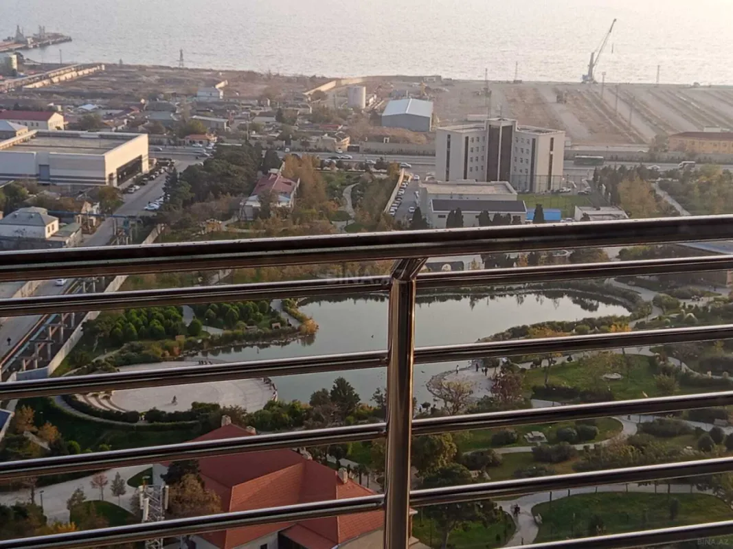 Kirayə verilir 3 otaqlı mənzil 160 m²