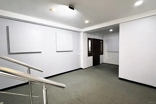 Kirayə verilir 3 otaqlı ofis 85 m²