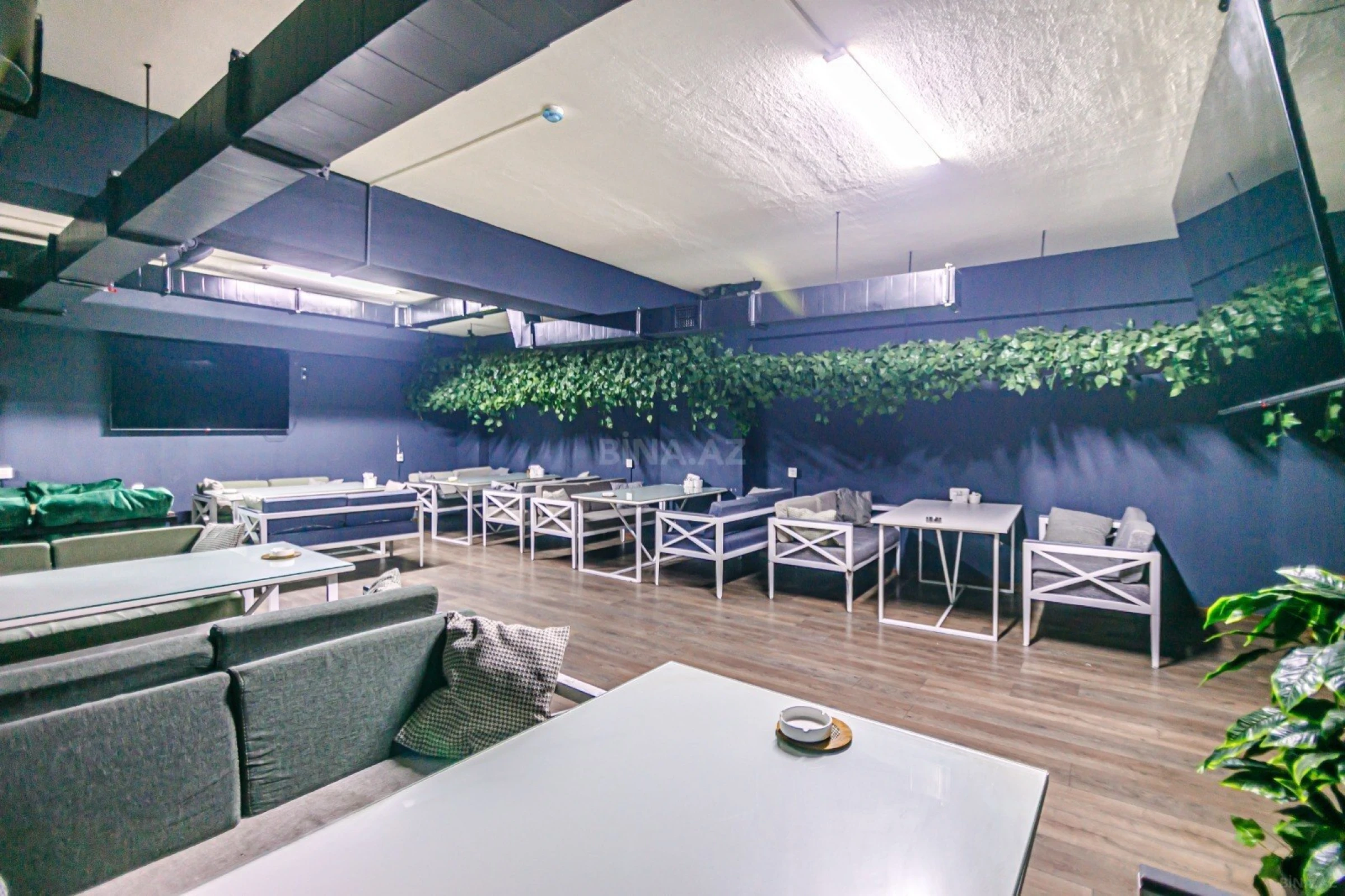 Satılır obyekt 457 m²